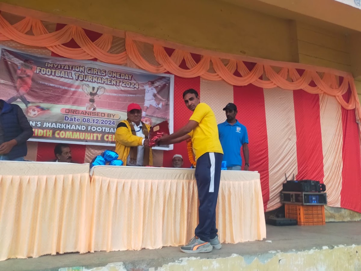 State Tournament Awards: Stage prize distribution